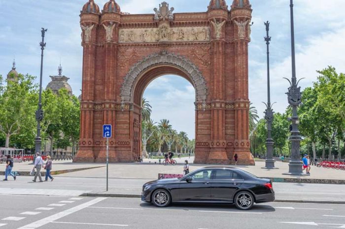 Transfer a Martorelles, transporte privado con coche hasta 3 pasajeros desde Martorelles hacia el aeropuerto de Barcelona o bien el destino solicitado